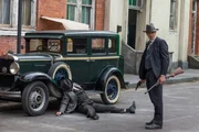 Al Capones Bruder Frank Capone starb mitten am Tag auf offener Straße. Al Capones Bruder Frank Capone starb mitten am Tag auf offener Straße.