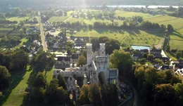 Die Abtei von Jumi&egrave;ges ist 654 erbaut worden, aus dem wei&szlig;en Kalkstein des Seine-Tals.