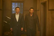 FBI-Agent Thomas (Scott Adkins) und Ray Monroe (Daniel Caltagirone,l.).