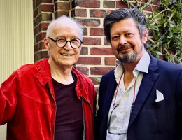 Textdichter Michael Kunze (links) mit Regisseur Sebastian Dehnhardt.