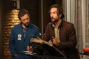 Jack Hodgins (T.J. Thyne, l.); Ichabod Crane (Tom Mison, r.)