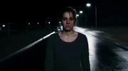 Kathleen (Franziska Hartmann) Leben liegt in Tr&uuml;mmern.