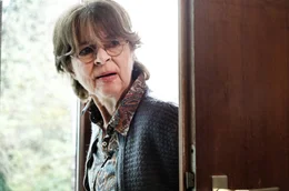 Oma Lotti (Cornelia Froboess) hat nach &uuml;ber 40 Jahren Ehe genug von ihrem Heinz.