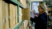 Darya Krenova folgt in den Moskauer Archiven den Spuren ihres Gro&szlig;vaters Ilja Trauberg.