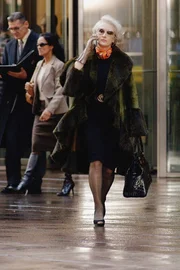 Miranda Priestly (Meryl Streep) behandelt ihre Mitarbeiter wie Sklaven. Wer nicht nonstop Befehle ausf&uuml;hren kann, ist gefeuert.