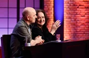 Rateteam-Kapit&auml;n Bernhard Ho&euml;cker (l.) und die Schauspielerin Mechthild Gro&szlig;mann (r.) bilden ein Rateteam.