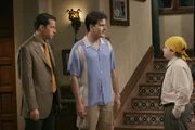 (v.l.n.r.) Alan Harper (Jon Cryer); Charlie Harper (Charlie Sheen); Jake Harper (Angus T. Jones)