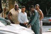 Rasputias Br&uuml;der (v.l.nr. Terry Crews, Mighty Rasta, Clifton Powell) planen gemeinsam mit Kates Verlobten Deion Hughes (Cuba Jr. Gooding, 2v.l.) die &Uuml;bernahme des Waisenhauses. Sie wollen das Haus in ein Nachtlokal umbauen ...
