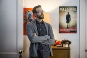 Der kaltbl&uuml;tige Mord an Karen Decker geht Sebastian (Rob Kerkovich) besonders unter die Haut, da eine Kollegin pl&ouml;tzlich selbst in die Schusslinie ger&auml;t ...