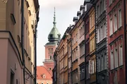 Zwischen den Weltkriegen entwickelte der polnischen Arzt Janusz Korczak in Warschau eine neue Sichtweise auf das Kind und leitete ein Waisenhaus, wo auch seine Idee zu einer "Kinderrepublik" entstand &hellip;