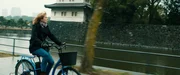 Nach dem Beben ist das Fahrrad f&uuml;r Alexandra (Karin Viard) das zuverl&auml;ssigste Verkehrsmittel.
