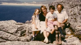 Das Familiengeheimnis um den Vater von Regisseurin Uli Decker kam erst nach dessen Tod ans Licht.