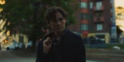 John (Hannes Fohlin) konfrontiert Ava damit, dass er mit ihr zusammen sein m&ouml;chte. Doch was sind ihre Absichten?