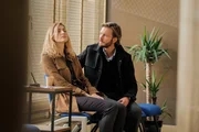 Die Eltern Hélène (Julie Gayet) und Matthias (Andreas Pietschmann) streiten sich darüber, was das Richtige für ihre Tochter Anya ist. Die Eltern Hélène (Julie Gayet) und Matthias (Andreas Pietschmann) streiten sich darüber, was das Richtige für ihre Tochter Anya ist.