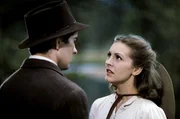 Jesse James&rsquo; (Tyrone Power) Versuch, mit seiner Frau Zerelda (Nancy Kelly) ein neues, gewaltloses Leben zu beginnen, scheitert, weil Zerelda das rastlose Umherziehen von einem Versteck zum anderen nicht mehr aush&auml;lt.