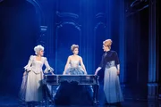 Annemarie Lauretta (Kaiserin Elisabeth Christine), Nienke Latten (Maria Theresia), Annemieke van Dam (Madame Fuchs).