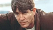 SENDER: ARD - SENDETITEL: Inferno der Flammen - UNTERTITEL:  Heaven's Fire - CAPTION:  ARD Degeto INFERNO DER FLAMMEN, "Heaven's Fire", am Samstag (17.06.17) um 02:20 Uhr im ERSTEN..Dean McConnell (Eric Roberts) hat seinen Job als Agent bei der US-Finanzbeh&ouml;rte verloren. In Gedanken ist er bei seiner Verlobten Fiona, die er bald heiraten m&ouml;chte..&copy; ARD Degeto, honorarfrei - Verwendung gem&auml;&szlig; der AGB im engen inhaltlichen, redaktionellen Zusammenhang mit genannter Degeto-Sendung und bei Nennung "Bild: ARD Degeto" (S2). ARD Degeto/Programmplanung und Presse, Tel: 069/1509-335, degeto-presse@degeto.de