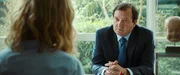 Alexandra (Karin Viard) wei&szlig;, dass ihr Chef Dominique (Philippe Uchan) ein Opportunist ist.