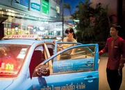 In Singapur f&auml;hrt Georgia Lee Rolls Royce oder Bentley. Auf einer Gesch&auml;ftsreise in Bangkok tut&lsquo;s auch mal ein gew&ouml;hnliches Taxi.