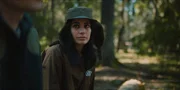 Ava (Sara Shirpey) nimmt mutig die Herausforderung an, gemeinsam mit John und seinen Eltern auf die Jagd zu gehen, obwohl sie Vegetarierin ist.