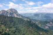 Die Landschaft in Bosnien und Herzegowina ist gepr&auml;gt von Fl&uuml;ssen, Seen und dem zerkl&uuml;fteten Dinarischen Gebirge.