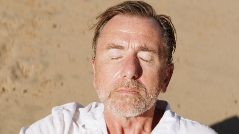 Sundown – Geheimnisse in Acapulco (F/MEX/S, 2021)