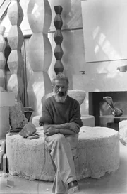 Selbstportr&auml;t von Br&acirc;ncuși in seinem Atelier, um 1934