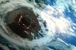 Vor rund 66 Millionen Jahren l&ouml;schte ein Asteroid die Dinosaurier fast vollst&auml;ndig aus. Bis heute ist unsere Vorstellung von diesen Himmelsk&ouml;rpern von jener zerst&ouml;rerischen Kraft gepr&auml;gt.