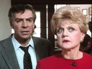 Jessica Fletcher (Angela Lansbury) heuert den Privatdetektiv Harry McGraw (Darstellername unbekannt) an, um ihr bei der Suche nach ihrem alten Freund John Winslow zu helfen.