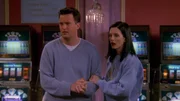Chandler Bing (Matthew Perry), Monica Geller (Courteney Cox)