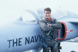 Psychopath in Uniform: Der Army-Pilot Topper Harley (Charlie Sheen) k&auml;mpft mit schweren Schuldkomplexen. Die idealen Voraussetzungen, um im Chaos-Schwadron 'Wiesel' mitzuwirken ...