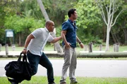 Jesse (Coby Bell, l.) und Michael (Jeffrey Donovan) verfolgen die Spur eines Auftragskillers. Doch plötzlich geraten sie in die Schusslinie von Söldnern... Jesse (Coby Bell, l.) und Michael (Jeffrey Donovan) verfolgen die Spur eines Auftragskillers. Doch plötzlich geraten sie in die Schusslinie von Söldnern...