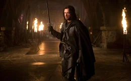 Im Schloss angekommen, stellt sich Solomon Kane (James Purefoy) nicht nur einem gro&szlig;en Kampf, um Meredith zu befreien, sondern auch der d&uuml;steren Wahrheit &uuml;ber seine Familie.