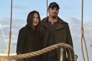 Cat (Kristin Kreuk, l.) und Vincent (Jay Ryan, r.) m&uuml;ssen eine schwere Entscheidung treffen: Sollen sie die Bestie jagen, die Braxton get&ouml;tet hat, und ihre Freunde weiterhin in Gefahr bringen oder sich eine neue Identit&auml;t zulegen und gemeinsam fliehen?