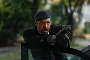Joe West (Jesse L. Martin)