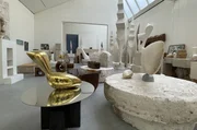 Br&acirc;ncușis Atelier war dank seines lebenslangen kreativen Schaffens st&auml;ndigen Ver&auml;nderungen unterworfen. Es faszinierte seine Zeitgenossen und ist f&uuml;r sich genommen Br&acirc;ncușis Meisterwerk.