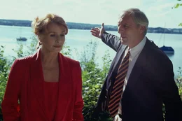 8. Fritz (G&uuml;nther Maria Halmer) &uuml;berrascht seine Frau Carla (Senta Berger) mit seinem neuen Lebenstraum. Er will sich aus der Stadt in ein Haus am See zur&uuml;ckziehen.