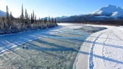 Der "Gates of the Arctic Nationalpark" verwandelt sich im Winter Alaskas in eine Eislandschaft.