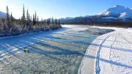 Der "Gates of the Arctic Nationalpark" verwandelt sich im Winter Alaskas in eine Eislandschaft.