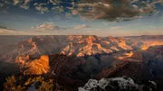 Der Grand Canyon ist einer der bekanntesten Naturwunder der Erde. Man kann ihn sogar aus dem All sehen.