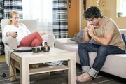 Nachdem Manuel (Daniel Sellier) Kathi (Mandy Neidig) verzweifelt die ganze Wahrheit erz&auml;hlt hat, f&uuml;rchtet er aufgew&uuml;hlt, seine geliebte Familie wieder zu verlieren.