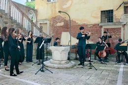 Im Palazzo Grassi wird der Fr&uuml;hling mit barocken Instrumenten interpretiert.