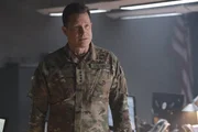 General Sam Lane (Dylan Walsh)