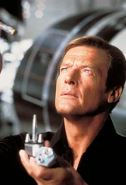 James Bond (Roger Moore)
