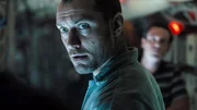 Captain Robinson (Jude Law)  will den Goldschatz bergen.Captain Robinson (Jude Law)  will den Goldschatz bergen.