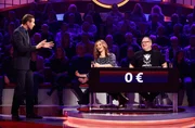 Moderator Kai Pflaume (l.) mit Rateteam-Kapit&auml;n Elton (r.) und der Journalistin, Fernsehmoderatorin und Tagesschau-Sprecherin Julia-Niharika Sen (M.).