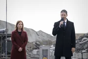 Leslie Larr (Stacey Farber, l.); Morgan Edge (Adam Rayner, r.)