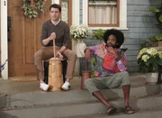 Dave Johnson (Max Greenfield, l.); Wyatt (Milan Carter, r.)