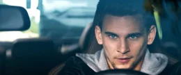 Garrett Foster (Freddie Thorp) hat eine Leidenschaft f&uuml;r luxuri&ouml;se Autos.