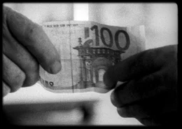 Der 100-Euro-Schein eines deutschen Touristenp&auml;rchens kurbelt den Wirtschaftskreislauf auf einer kleinen griechischen Insel an.